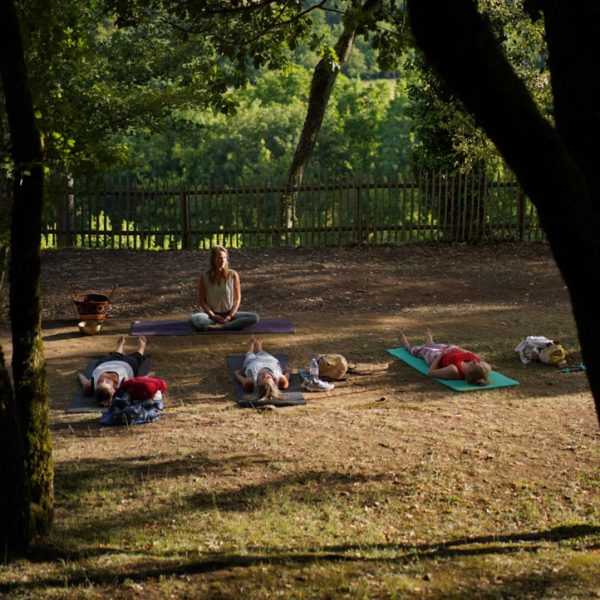 Village-de-la-Madeleine-Périgord-Cours-de-yoga-1